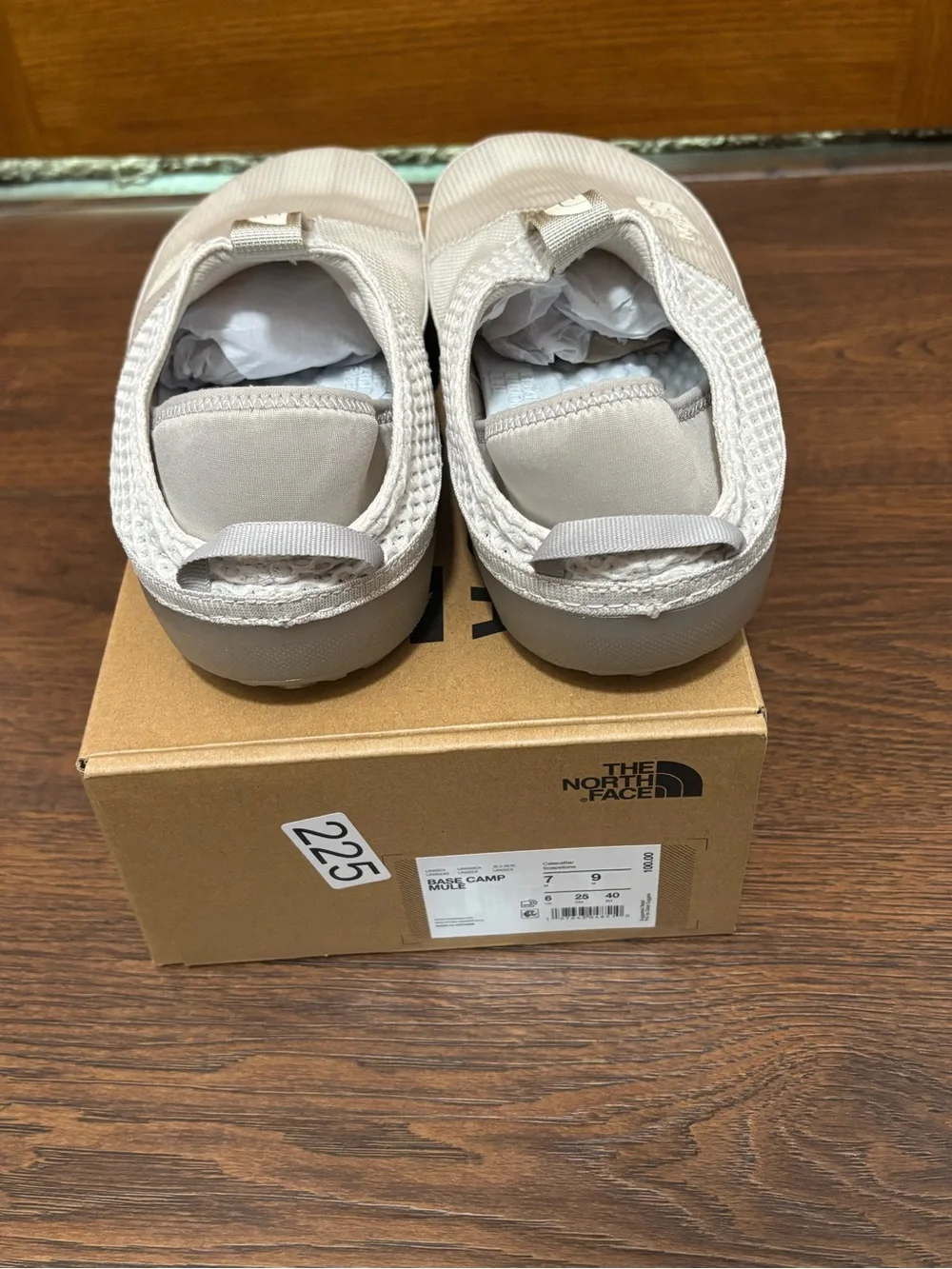 The North Face Base Camp Mule Slip-On Shoes - Men's 7 / Women's 9. NIB